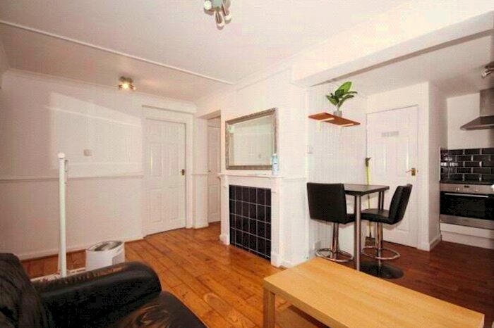 2 Bedroom Flat To Rent In Regent Street, Leamington Spa, Warwickshire, CV32