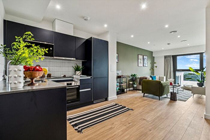 1 Bedroom Flat To Rent In Artisan Point, Victoria Road, W3