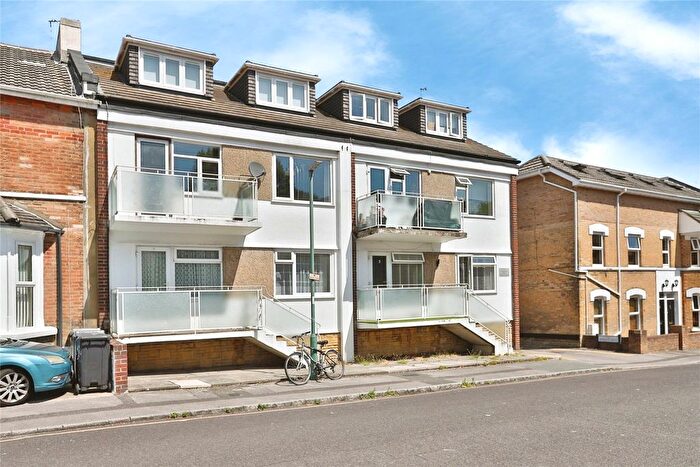 1 Bedroom Flat For Sale In Norwich Avenue, Bournemouth, Dorset, BH2