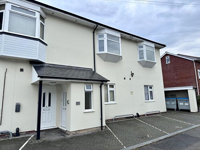 2 Bedroom Flat To Rent In Boscombe Grove Road, Kings Park, BH1