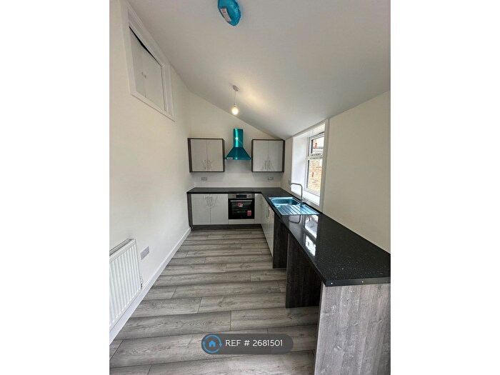 2 Bedroom Bungalow To Rent In Stanley Road, Hornchurch, RM12