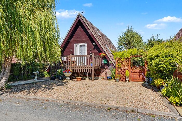 1 Bedroom Chalet For Sale In Fen Bank, Isleham, CB7