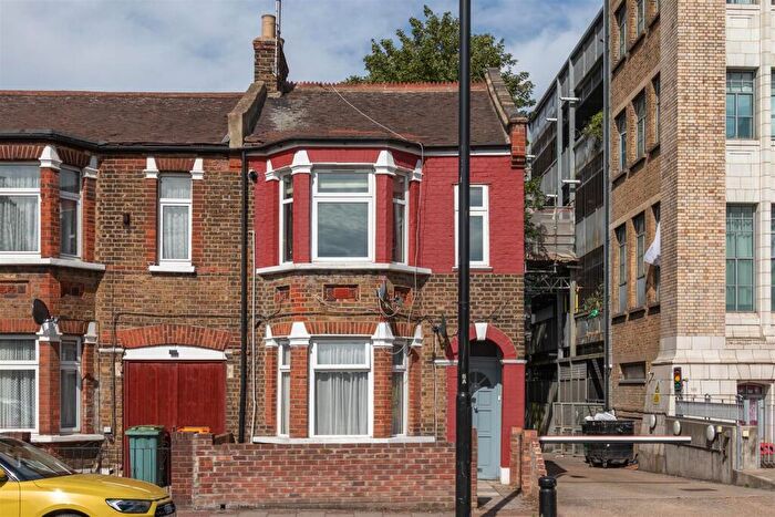 2 Bedroom Flat For Sale In Greengate Street, Plaistow, E13