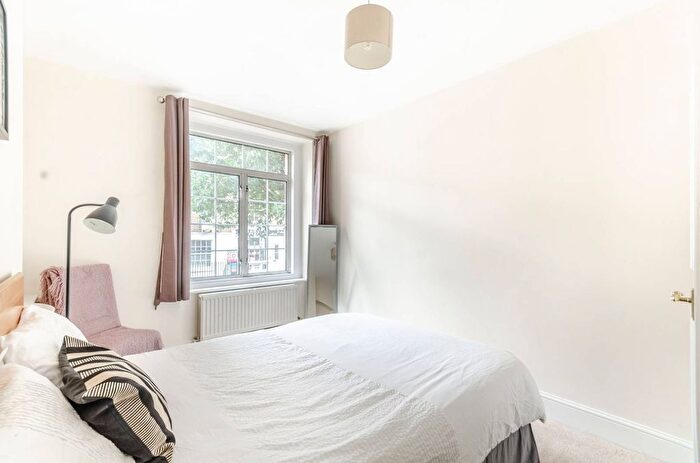 1 Bedroom Flat To Rent In Harrowby Street, Marylebone, London, W1H