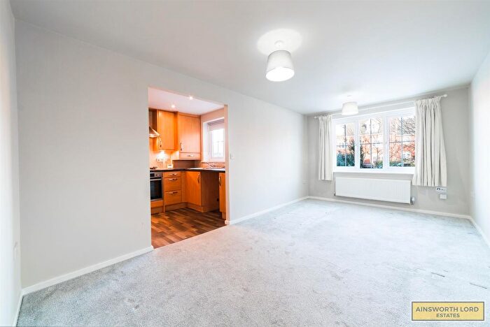 2 Bedroom Flat To Rent In Harrop Court, Darwen, BB3