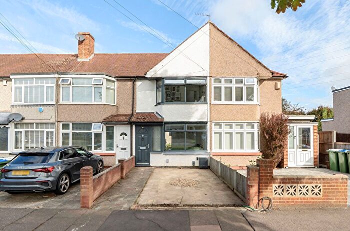 2 Bedroom Terraced House For Sale In Sherwood Park Avenue, Sidcup, DA15