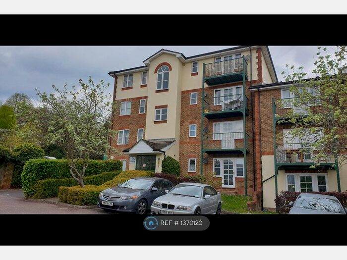 2 Bedroom Flat To Rent In Queen Alexandra Road, High Wycombe, HP11