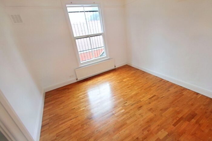 1 Bedroom Flat To Rent In Barlow Moor Road, Manchester, M20