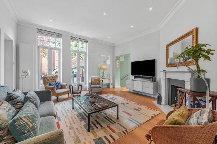 3 Bedroom Flat To Rent In Hampstead Hill Gardens, Hampstead, NW3