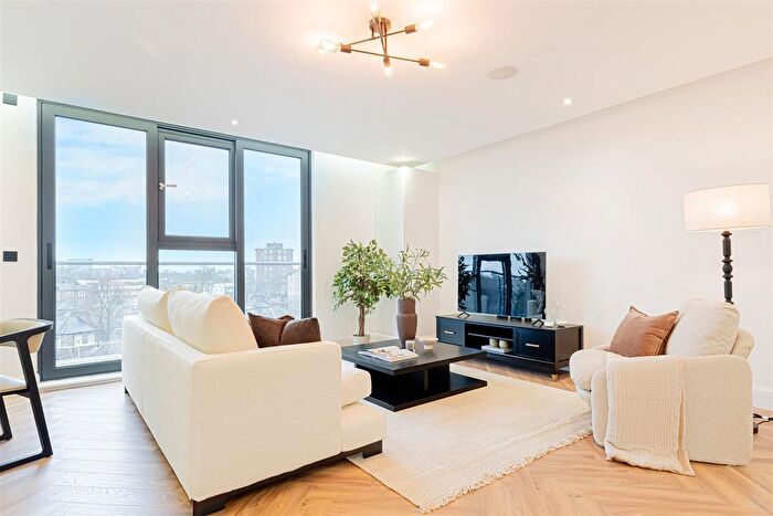 2 Bedroom Flat For Sale In Basire Street, Canonbury, N1