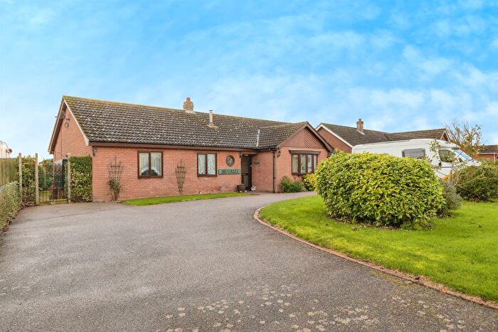 3 Bedroom Detached Bungalow For Sale In Greenways, Bunwell, Norwich, NR16