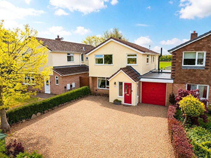 4 Bedroom Link Detached House For Sale In Chorley Way, Wirral, Merseyside, CH63