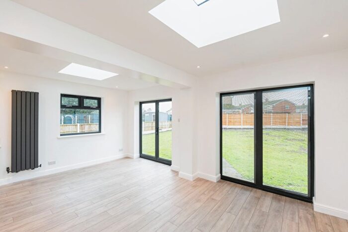 3 Bedroom Bungalow For Sale In Clive Avenue, Warrington, Cheshire, WA2