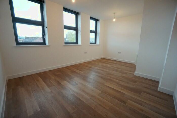 2 Bedroom Flat To Rent In Cheap Street, Newbury, Berkshire, RG14