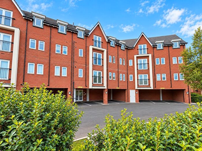 2 Bedroom Flat For Sale In Maplebeck Drive, Southport, Merseyside, PR8