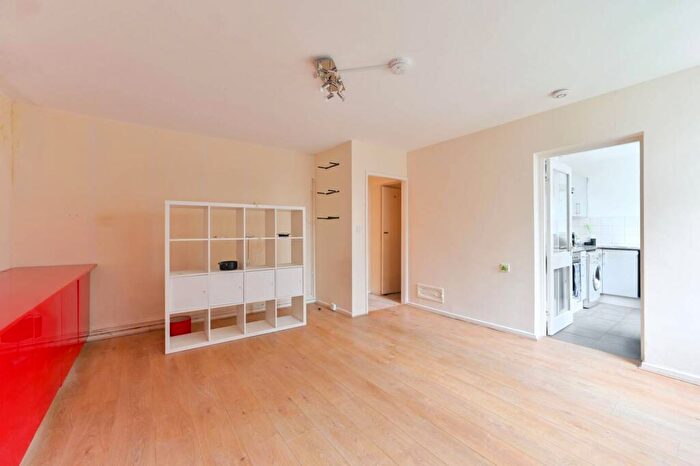 1 Bedroom Flat To Rent In John Ruskin Street, , Oval, London, SE5