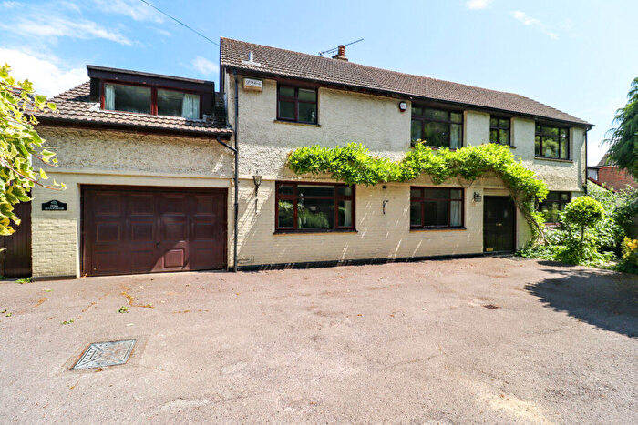 5 Bedroom Detached House For Sale In Havant Road, Hayling Island, PO11