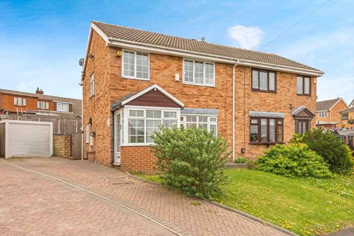 3 Bedroom Semi-Detached House To Rent In Birchwood Avenue, Batley, West Yorkshire, WF17