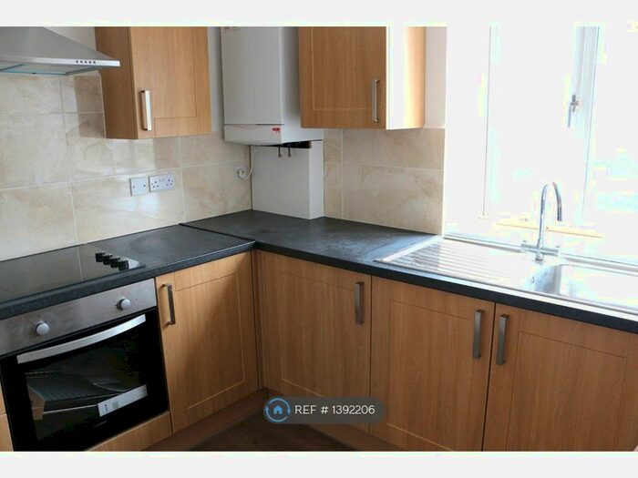 4 Bedroom Flat To Rent In Pattison House, London, E1