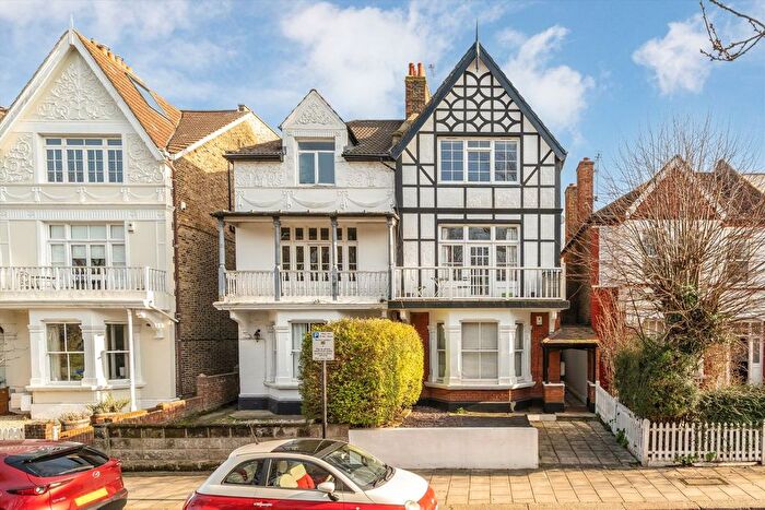 2 Bedroom Flat To Rent In Rastell Avenue, London, SW2