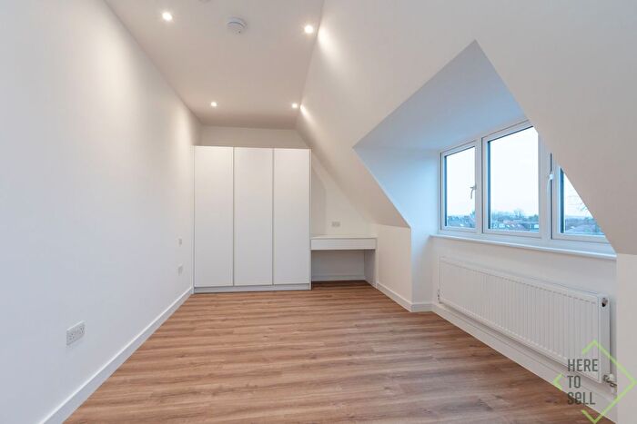 1 Bedroom Flat To Rent In Solent Lodge, Green Lanes, Palmers Green, London, N13