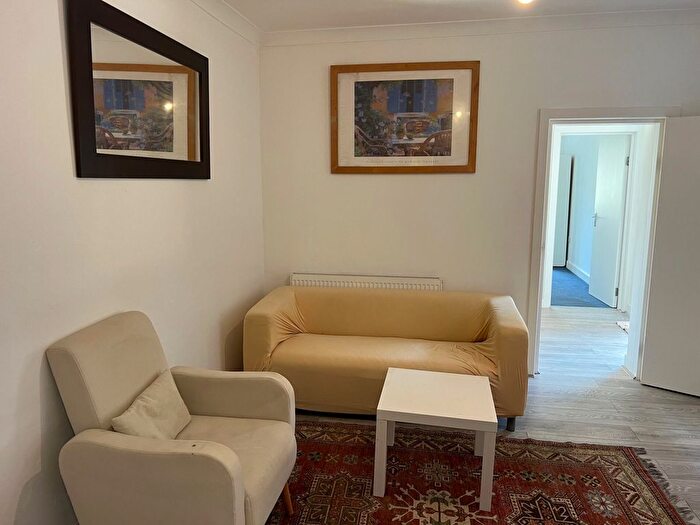 3 Bedroom Maisonette To Rent In Pine Road, London, NW2