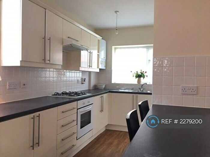 4 Bedroom Semi-Detached House To Rent In Finchley Road, Manchester, M14