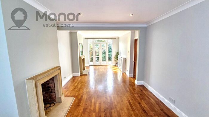 3 Bedroom End Of Terrace House To Rent In Maypole Crescent, Hainault, IG6