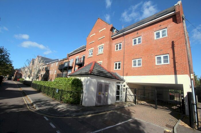2 Bedroom Flat To Rent In Wharf Lane, Webster Court Wharf Lane, WD3