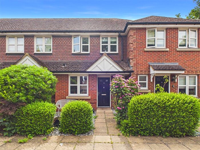 2 Bedroom Terraced House For Sale In Siareys Close, Chinnor, OX39