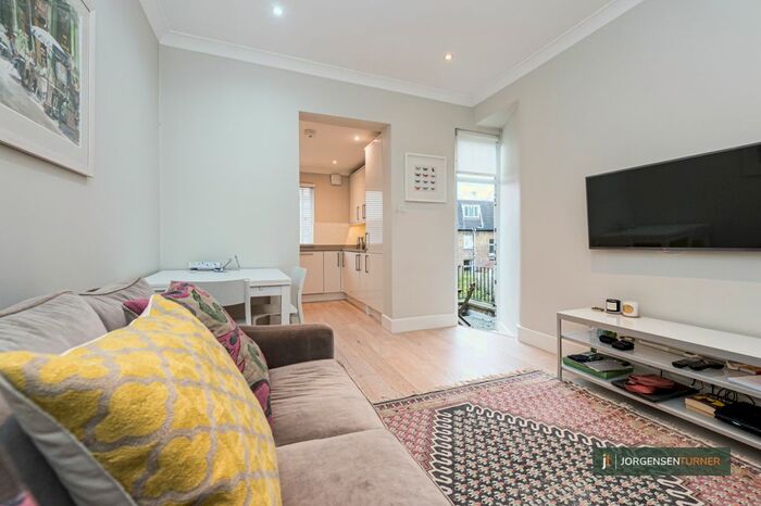 2 Bedroom Flat To Rent In Stanlake Road, Shepherds Bush, W12