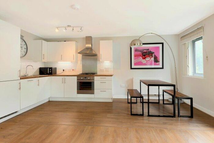 2 Bedroom Flat To Rent In St. Georges Grove, London, SW17