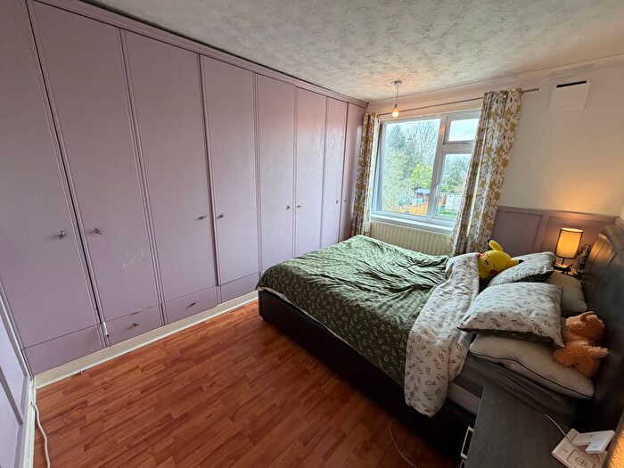 3 Bedroom Semi Detached House For Sale In Seaford Road, Leicester, LE2