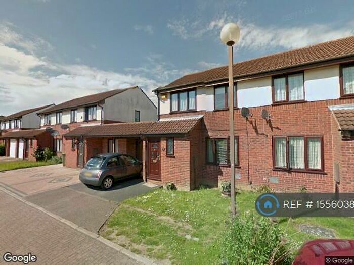 3 Bedroom Semi-Detached House To Rent In Hepleswell, Milton Keynes, MK8