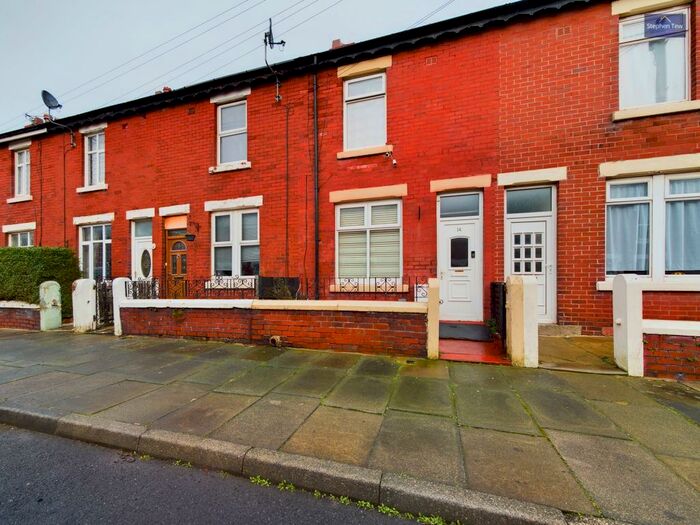 Houses for sale & to rent in FY3 7EP, Onslow Road, Layton Blackpool