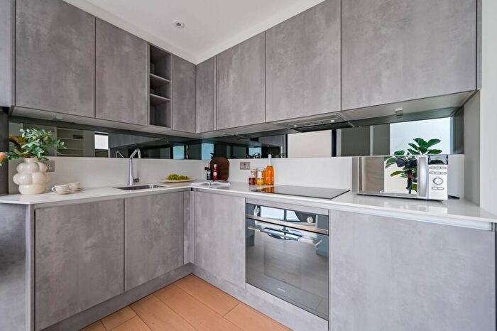 2 Bedroom Flat For Sale In , Finsbury Park, London, N7