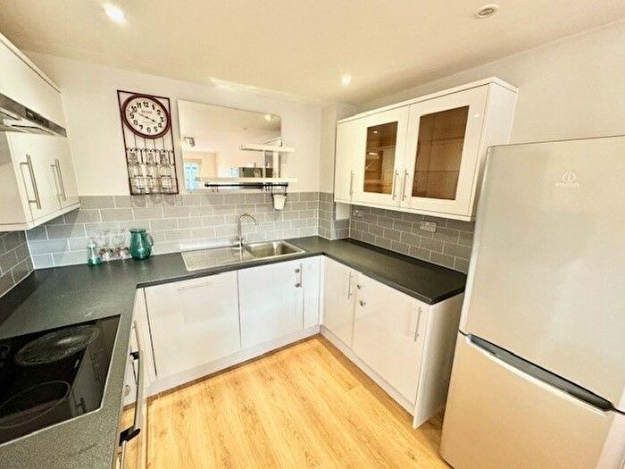 1 Bedroom Flat To Rent In Nayland Court, Romford, RM1