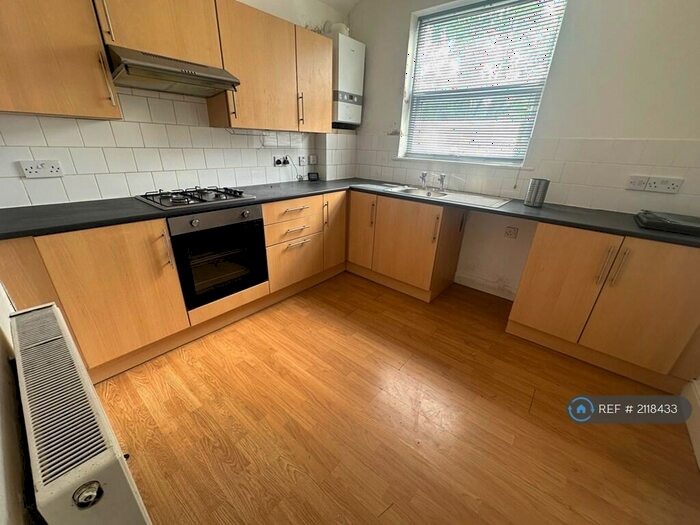 2 Bedroom Flat To Rent In Durban Road, Grimsby, DN32