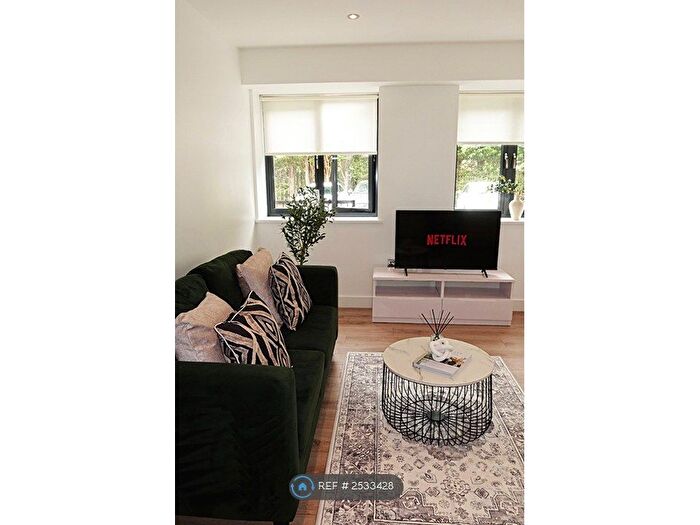 1 Bedroom Flat To Rent In Broadoaks, Solihull, B91