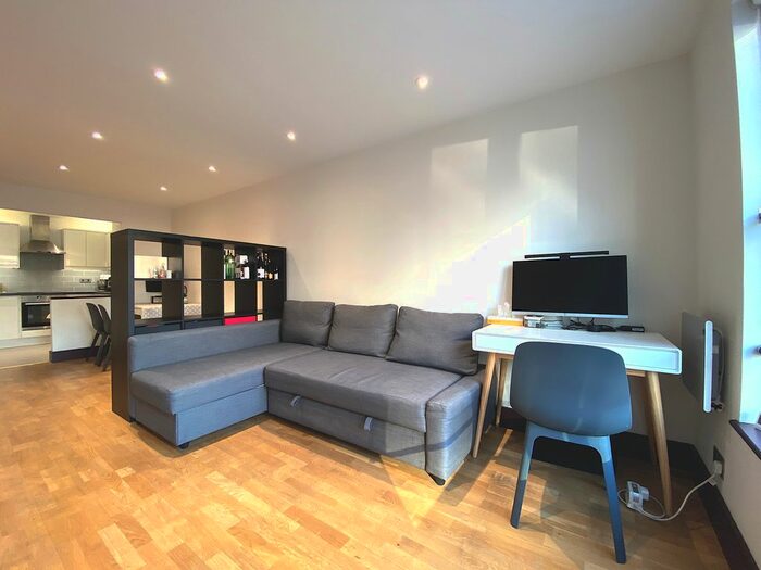 2 Bedroom Flat To Rent In Aldersgate Street, London, EC1A