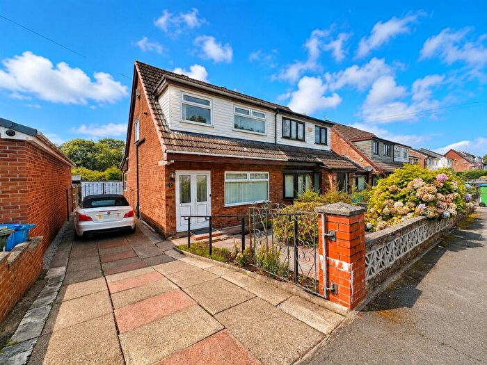 3 Bedroom Semi Detached House For Sale In Hereford Way, Middleton, Manchester, M24