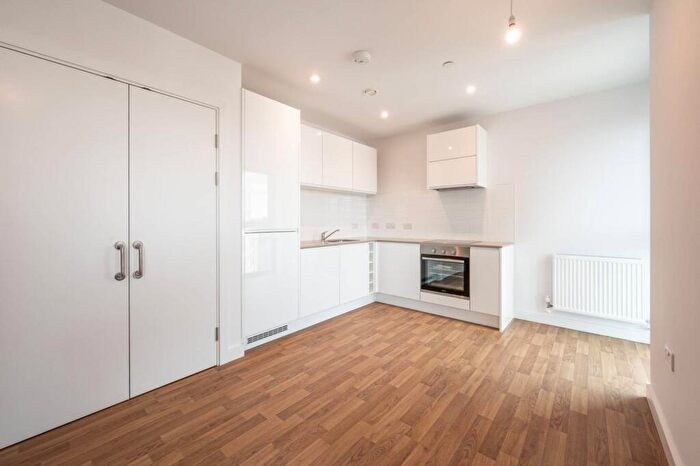 1 Bedroom Flat To Rent In Apex Gardens, Tottenham, London, N15