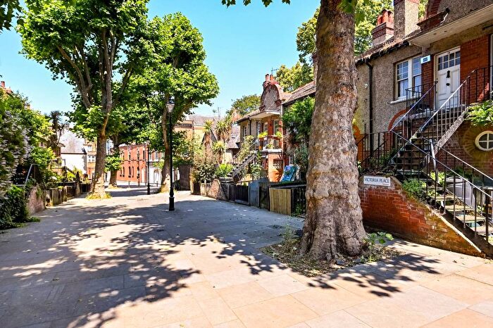 2 Bedroom Maisonette To Rent In Victoria Place, Richmond, TW9