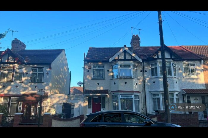 4 Bedroom Semi-Detached House To Rent In Canterbury Road, London, E10