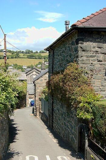 2 Bedroom End Of Terrace House For Sale In Love Lane, Dolgellau, LL40