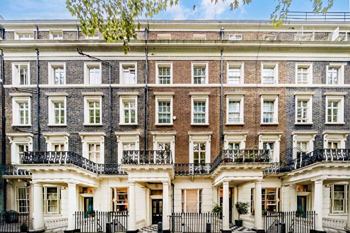 2 Bedroom Flat For Sale In Sussex Gardens, Hyde Park, W2