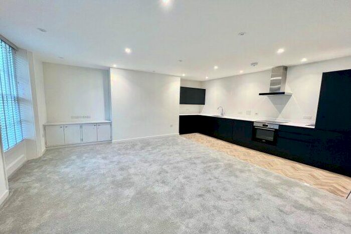 2 Bedroom Flat To Rent In High Street Passage, Ely, CB7