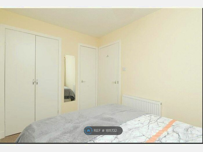 2 Bedroom Flat To Rent In South Gyle Road, Edinburgh, EH12