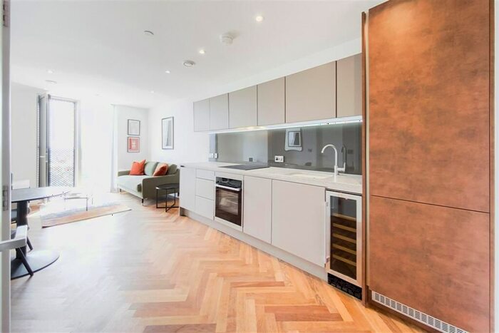 1 Bedroom Flat To Rent In Bromley Road, London, SE6