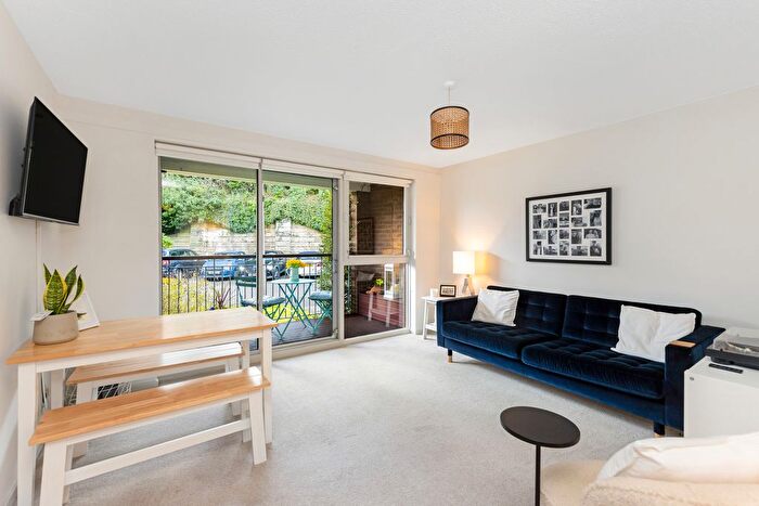 2 Bedroom Flat For Sale In / York Road, Trinity, Edinburgh, EH5